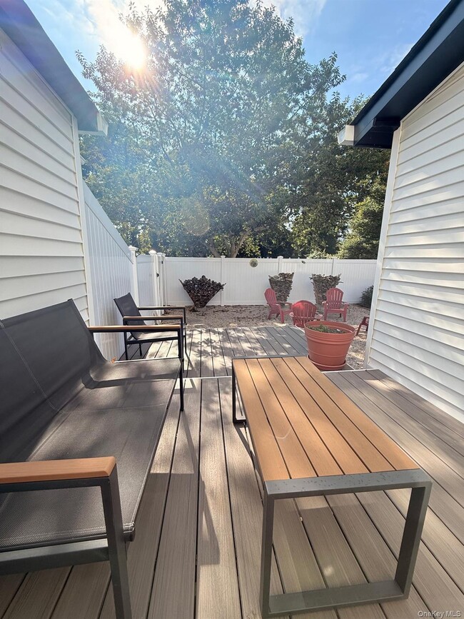 Building Photo - 24 Tyler Ave