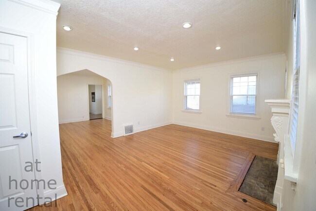 Building Photo - 1740 S Yorktown Ave