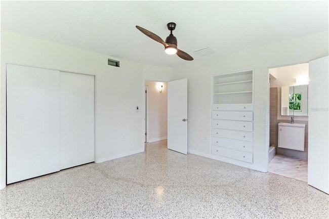 Building Photo - 2618 Valencia Dr
