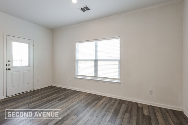 Building Photo - 10906 Juliette Pass