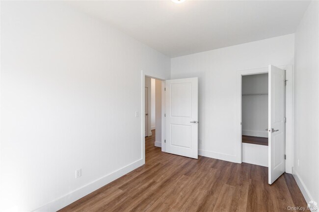 Building Photo - 53 Hillside Rd