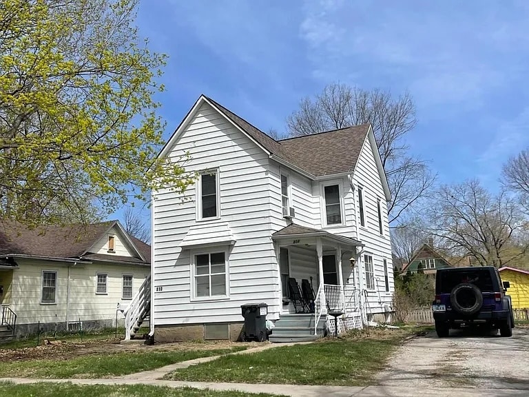 Building Photo - 810 Clark Ave