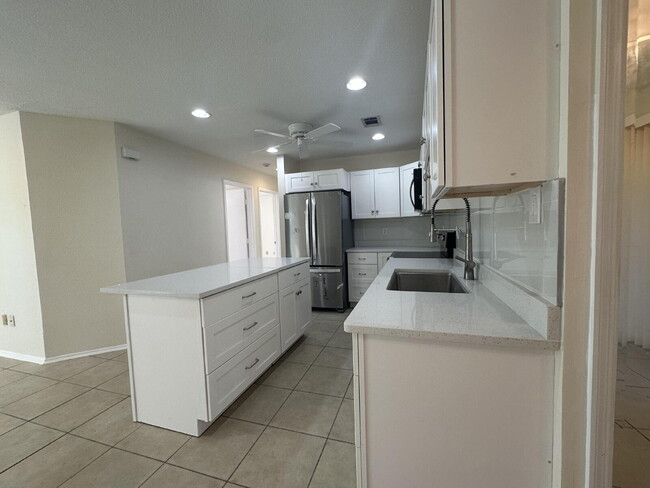 Building Photo - "Updated 3-Bed, 2-Bath home near Highland ...