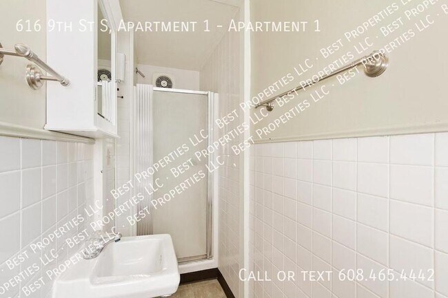 Building Photo - 616 9th St S