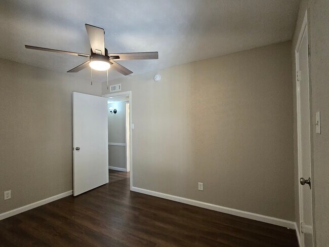 Building Photo - 4055 Cypressdale Dr