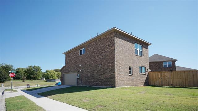 Building Photo - 712 Prairie Creek Dr