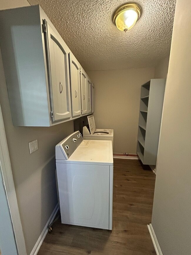 Building Photo - 4705 Leaf Crest Ct