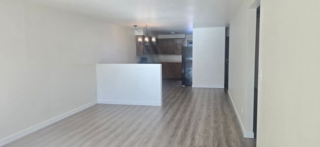 Building Photo - Super cute 3 bedroom, 2 bath Meridian duplex located within walking distance to Meridian Middle S...