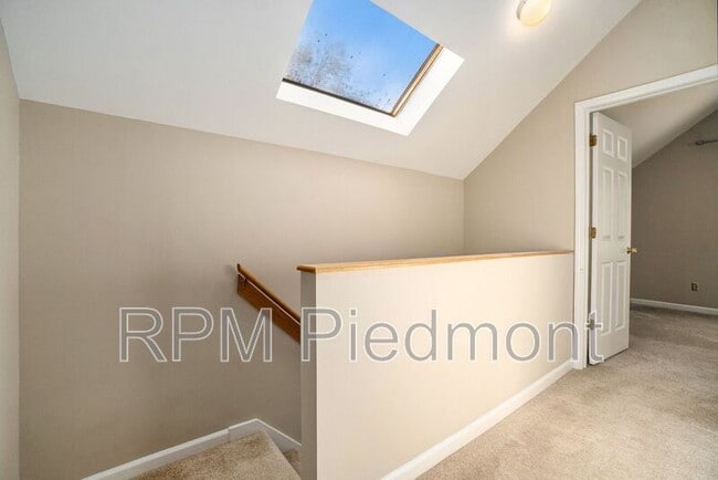 Building Photo - 388 Oakland Ave SE