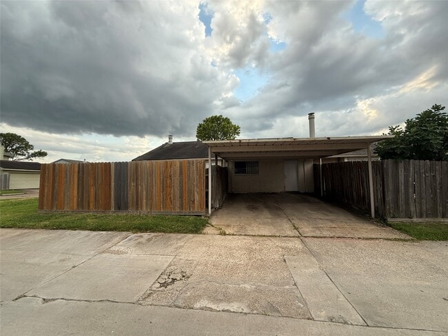 Building Photo - 6387 S Briar Bayou Dr