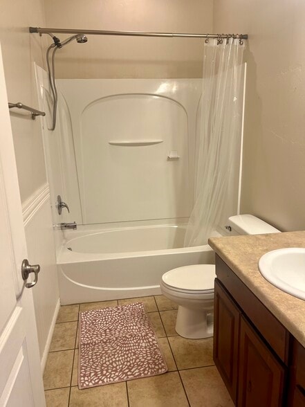 Building Photo - 1562 W 10 S