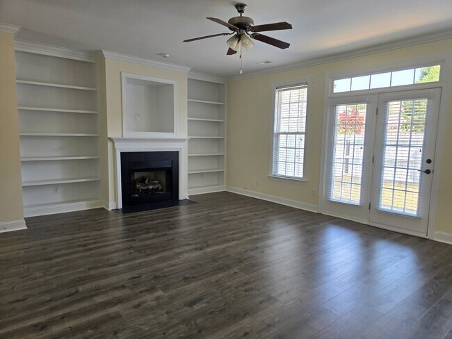 Building Photo - 6 Viburnum Ln