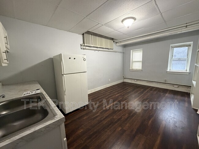 Building Photo - 189 Lake Ave