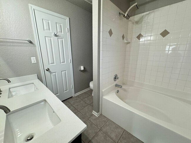 Building Photo - 3610 Fox Glove Ln