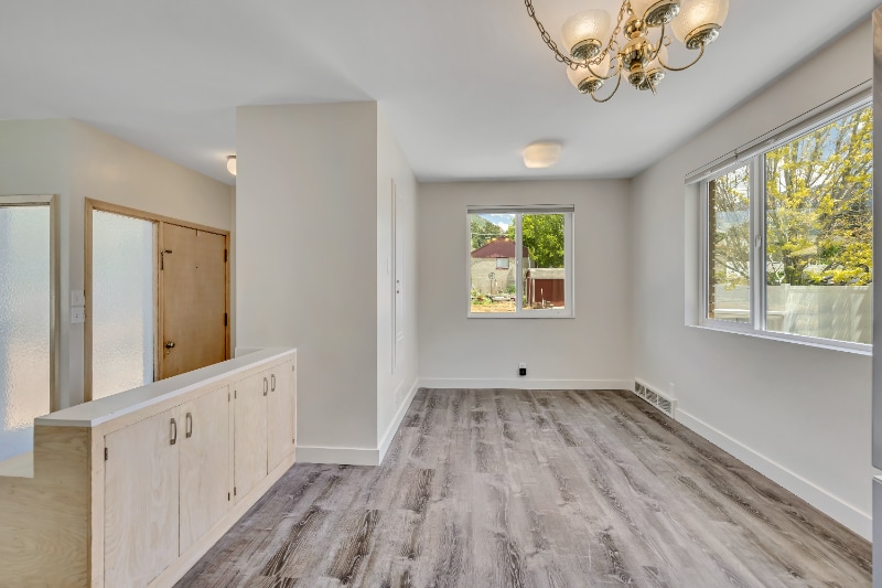 Building Photo - 2670 E Lambourne Ave