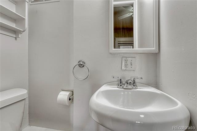 Building Photo - 468 Corona St