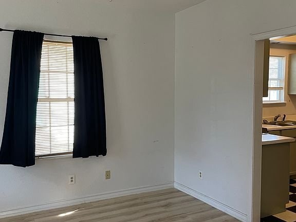 Building Photo - 411 E Lachapelle