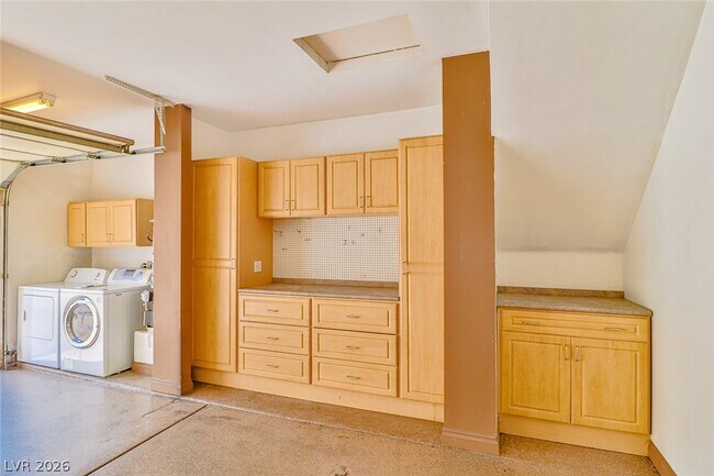 Building Photo - 5250 S Rainbow Blvd