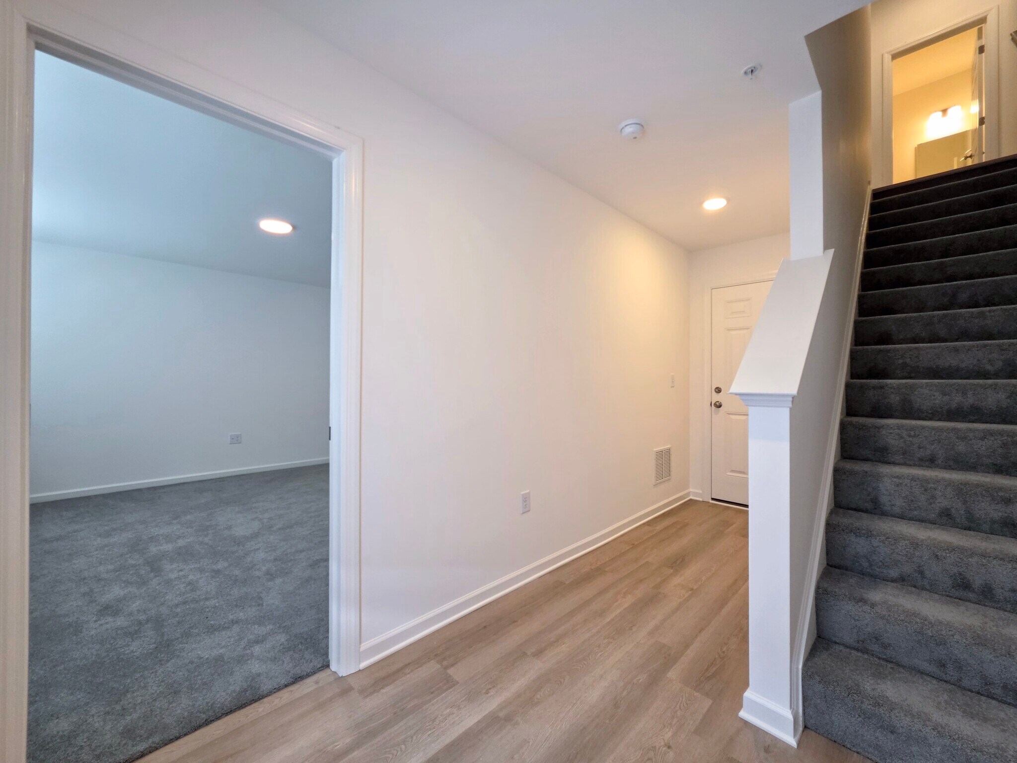 Building Photo - 2449 Spring Water Cir