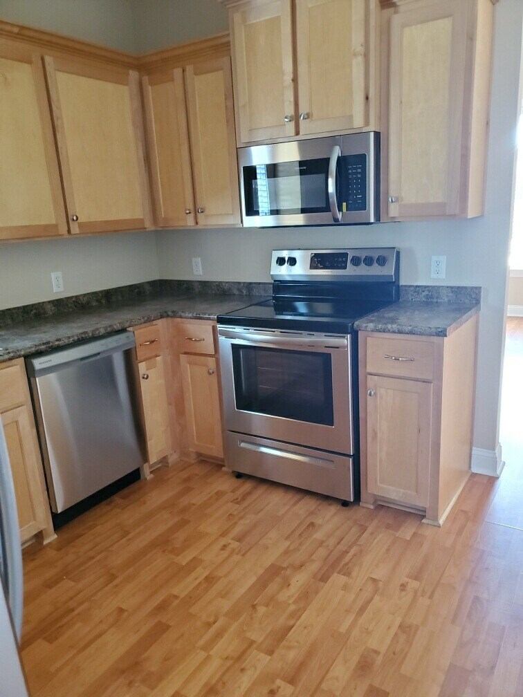 Kitchen - 836 E Anderson St