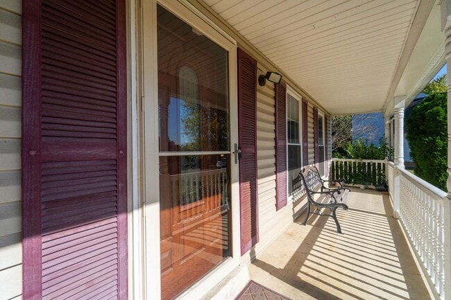 Building Photo - Beautiful 2 Story 3 BD 3.5 BA home in Burtonsville, MD