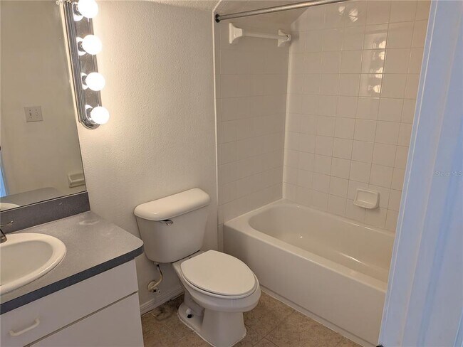 Building Photo - 24606 Victoria Wood Ct