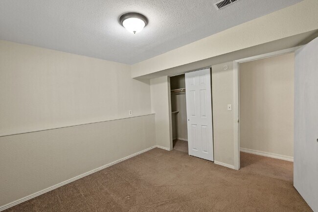 Building Photo - 4319 Millburn S