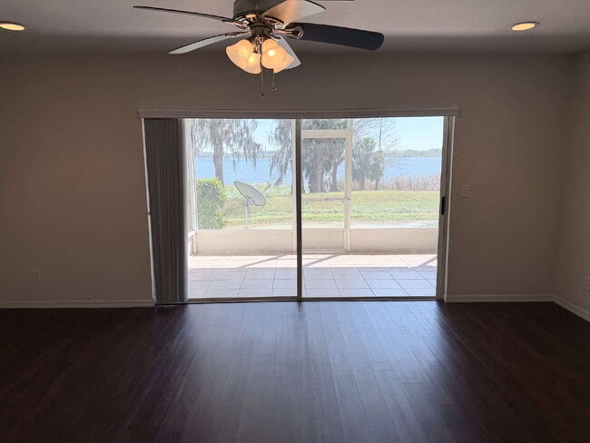 Building Photo - 2 Bedroom Lakeview Winter Haven Home Now Available for Rent!