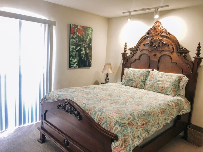 Building Photo - 1700 SW 16th Ct