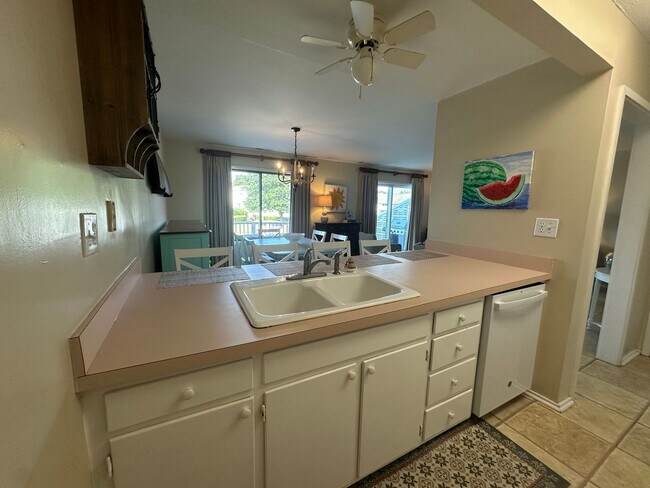 Building Photo - Furnished 3Bd/2Ba Channel Walk Townhome in...