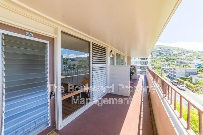 Building Photo - 1710 Makiki St