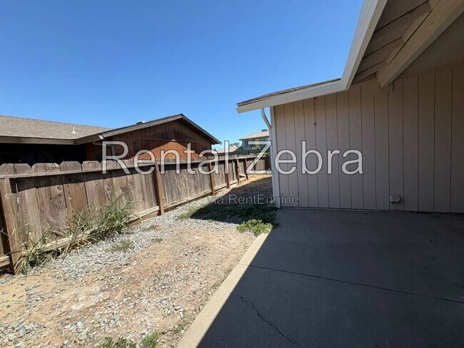 Building Photo - 1340 Frankfort Ct
