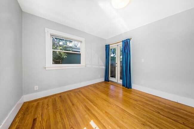 Building Photo - 2215 57th Ave