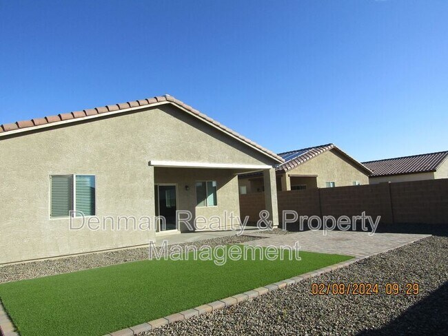 Building Photo - 225 W Tropical Dr