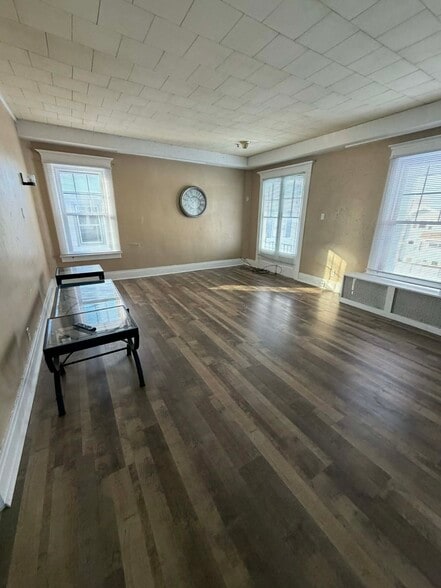 Family Room - 1843 Hertel Ave. Upper