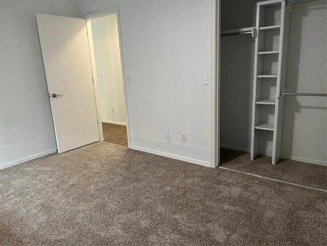 Building Photo - 4614 Evergreen Ct