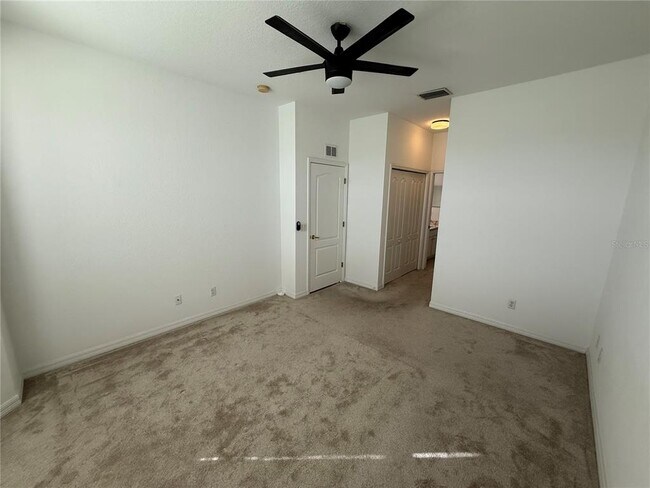 Building Photo - 819 Fairwaycove Ln