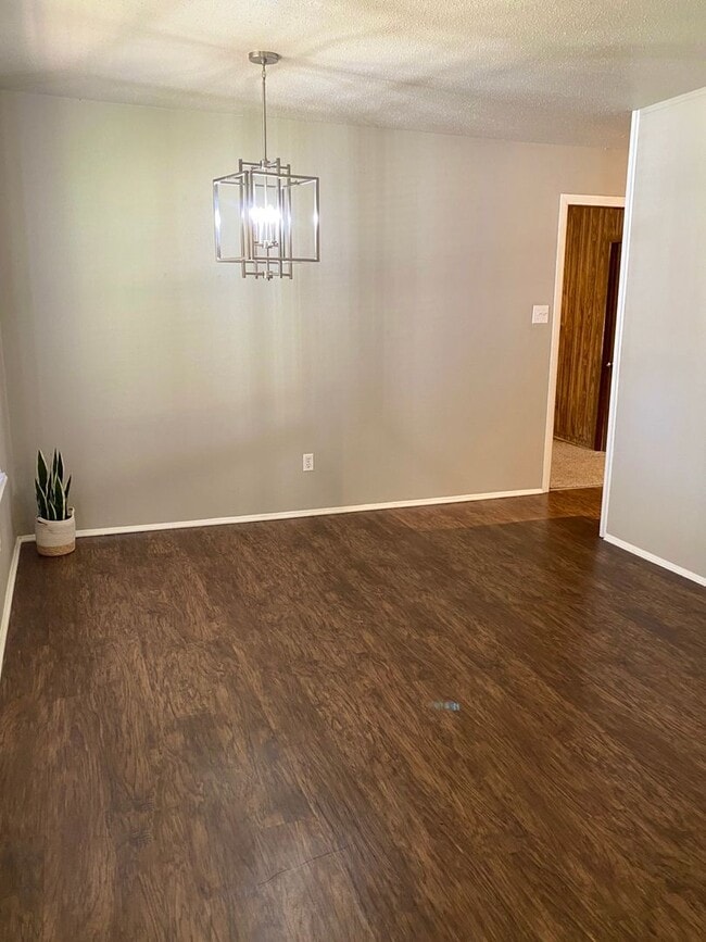 Building Photo - COMING SOON!! Darling Edmond Rental!