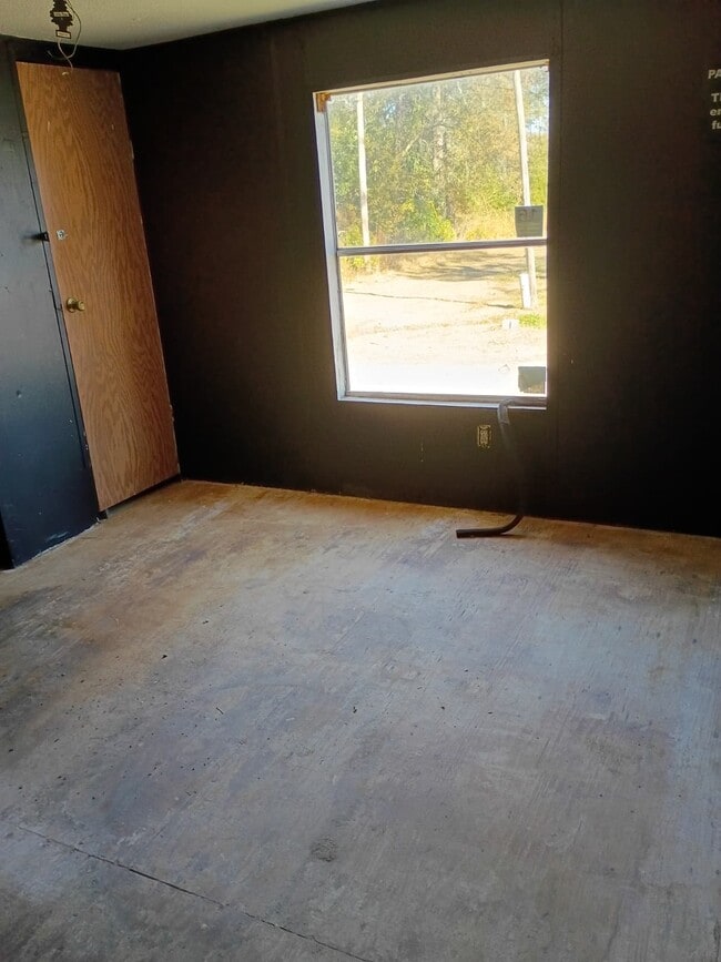 Building Photo - 111 Wilbur Ln