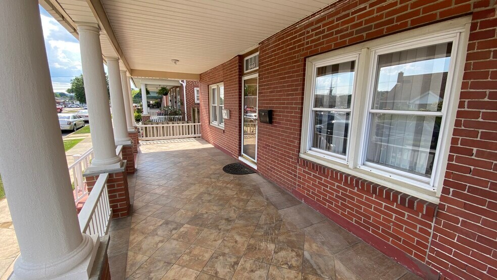Front porch - 2223 Noble St