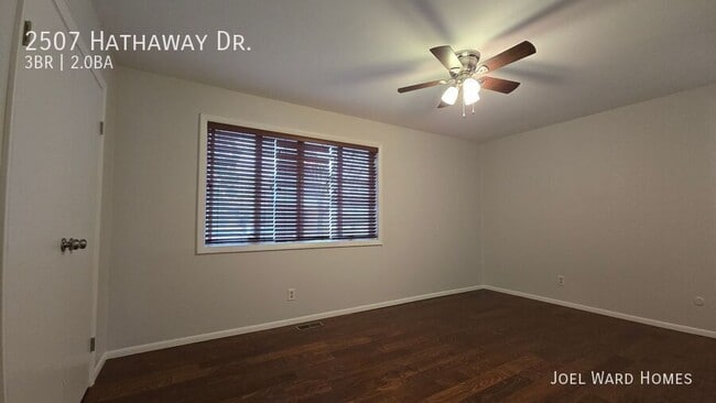 Building Photo - 2507 Hathaway Dr