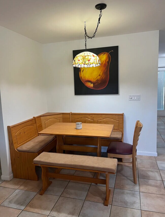 Building Photo - 3537 SE 1st Pl