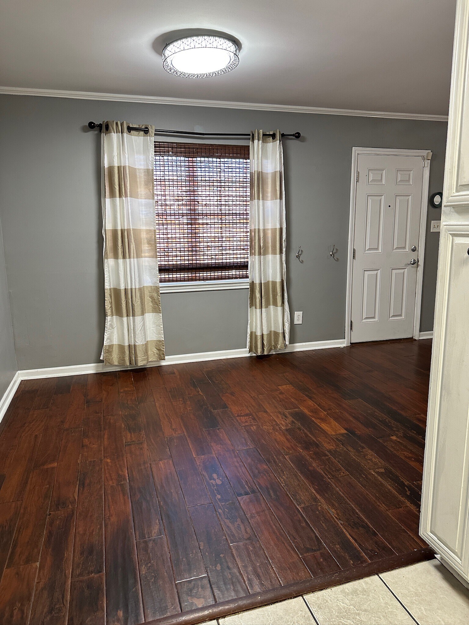 Dining - 412 Cane Dr