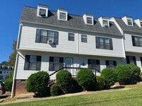Building Photo - 1024 Fir Pl
