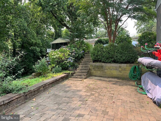 Building Photo - 504 Walnut Dr