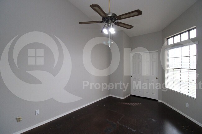 Building Photo - 11638 N 109th St