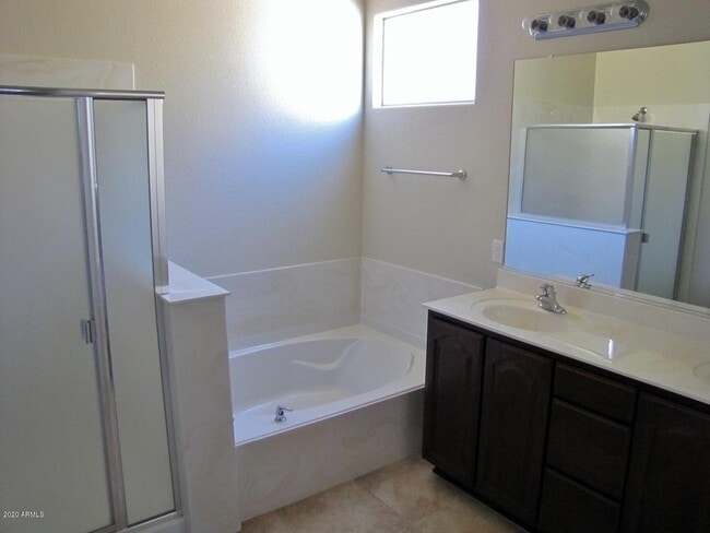 Building Photo - 2561 Sweet Grass Dr