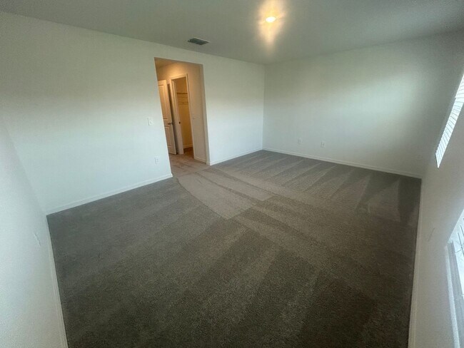 Building Photo - Stylish Townhome in the Heart of Ruskin – ...