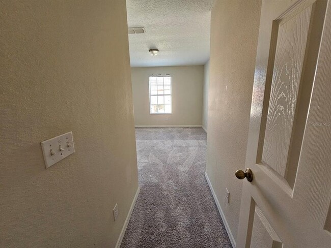 Building Photo - 608 Cresting Oak Cir