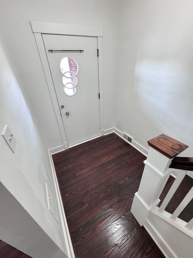 Building Photo - Gorgeous Fully Renovated 4-Bed 1-Bath House In Christy Park!!!